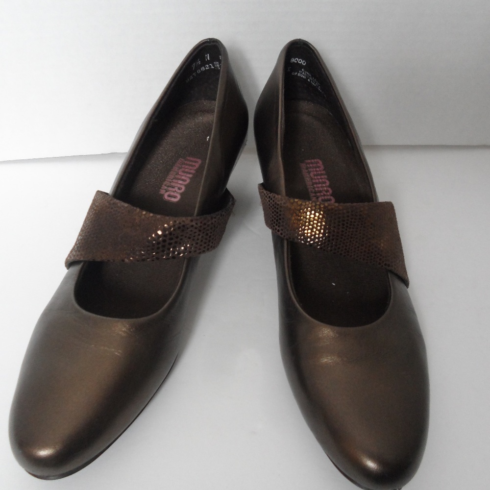 Munro 2" Heel Bronze Leather Pumps Size 7.5N
